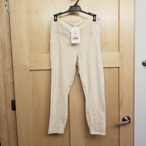 Fabletics Oasis High Waisted 7/8 legging